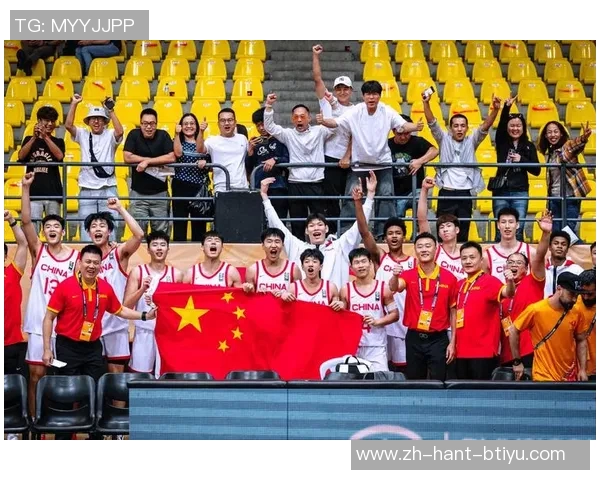 中国男篮迎战上海队全力争胜展现团队实力与个人风采